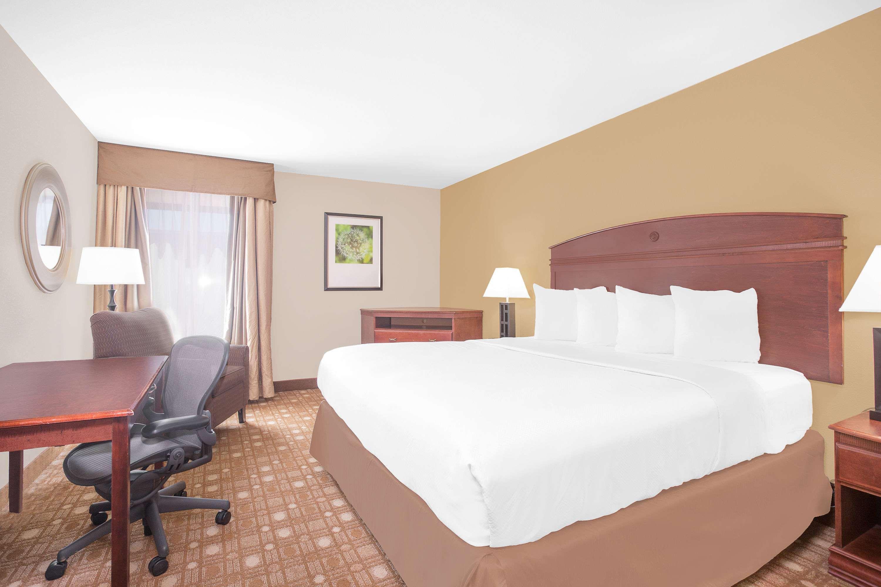 Baymont By Wyndham Augusta West Hotel Eksteriør billede